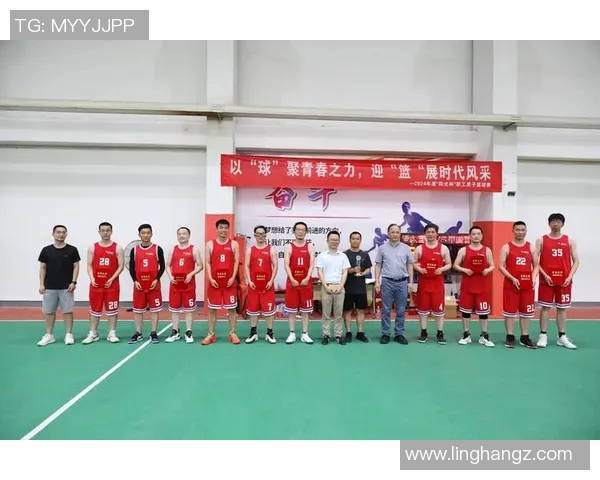 深圳篮球队团队协作的创新变革与未来发展探讨